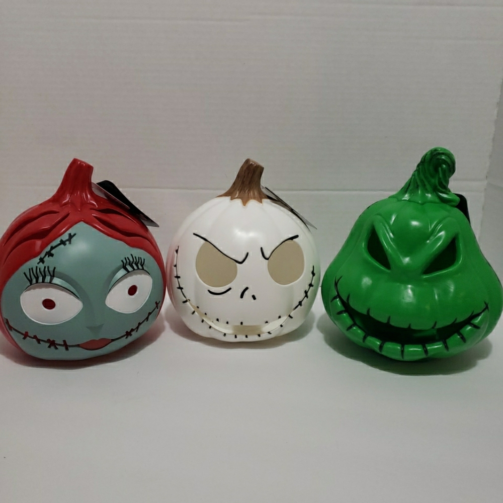 Disney Nightmare Before Christmas Tim Burton Light Up Plastic Pumpkins
